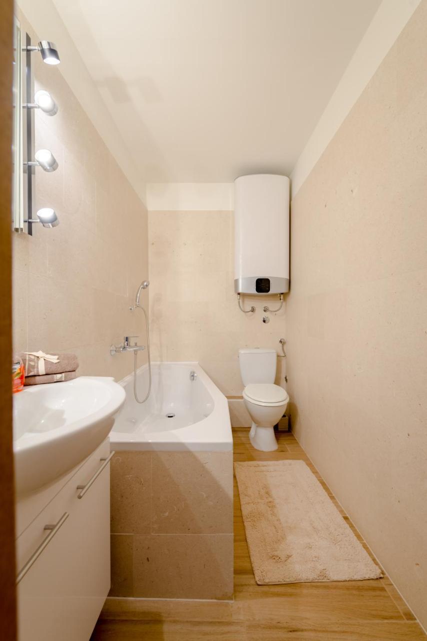 Lct Alberti Palace Apartment Сплит Екстериор снимка